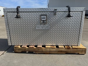Used 2007 Freightliner Columbia Tool Box (Stock #693-10226)) Part Image