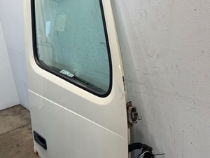 Used 2007 Volvo VNL Gen 2 Door (Stock #606-13511)) Part Image