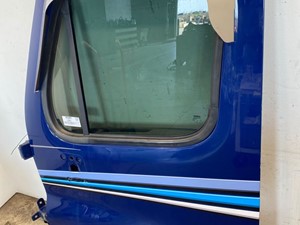 Used 2015 Freightliner Cascadia Door (Stock #606-13527)) Part Image