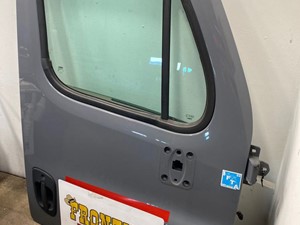 Used 2015 Freightliner Cascadia Door (Stock #606-13481)) Part Image