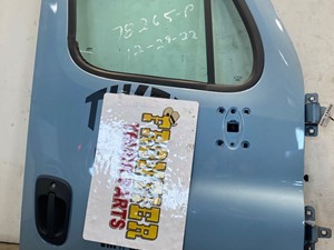 Used 2016 Freightliner Cascadia Door (Stock #606-13560)) Part Image