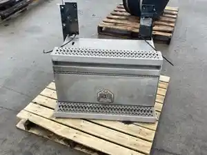 Used 1998 Peterbilt 377 Tool Box (Stock #693-10272)) Part Image