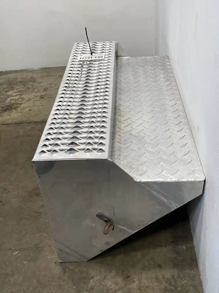 Used 2001 Peterbilt 379 Battery Box Cover for sale Dorr Michigan