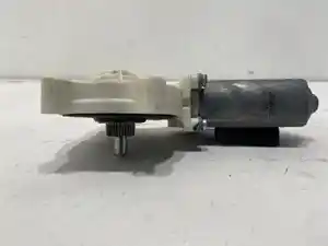 Used 2019 Freightliner Cascadia Door Window Regulator (Stock #621-10363)) Part Image