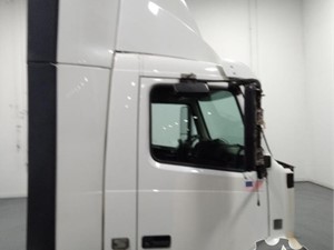 New 2017 VOLVO VNM 200 Cab (Stock #688084)) Part Image