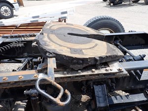 Used 2015 JOST Fifth Wheel (Stock #104441)) Part Image