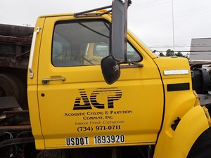 Used 1995 FORD F700 Cab (Stock #104543)) Part Image