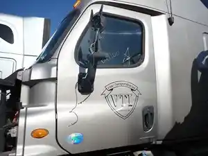 Used 2012 FREIGHTLINER CASCADIA 125 Door (Stock #105571)) Part Image