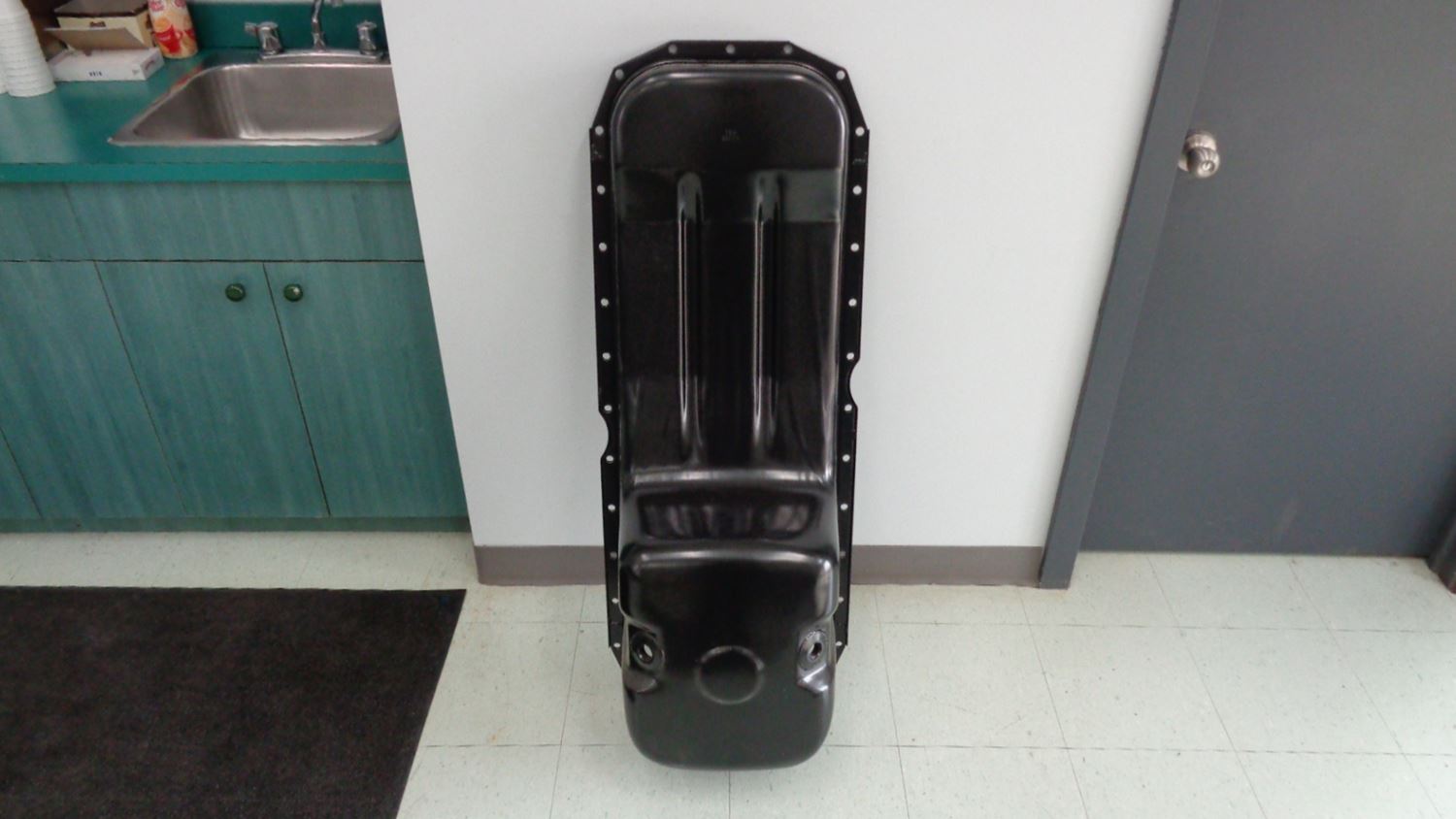 Used Cummins ISX Oil Pan for sale Winnipeg Manitoba Canada Oil Pans