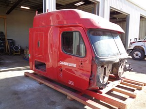 Used 2014 Freightliner Cascadia Cab (Stock #CAB-2832)) Part Image