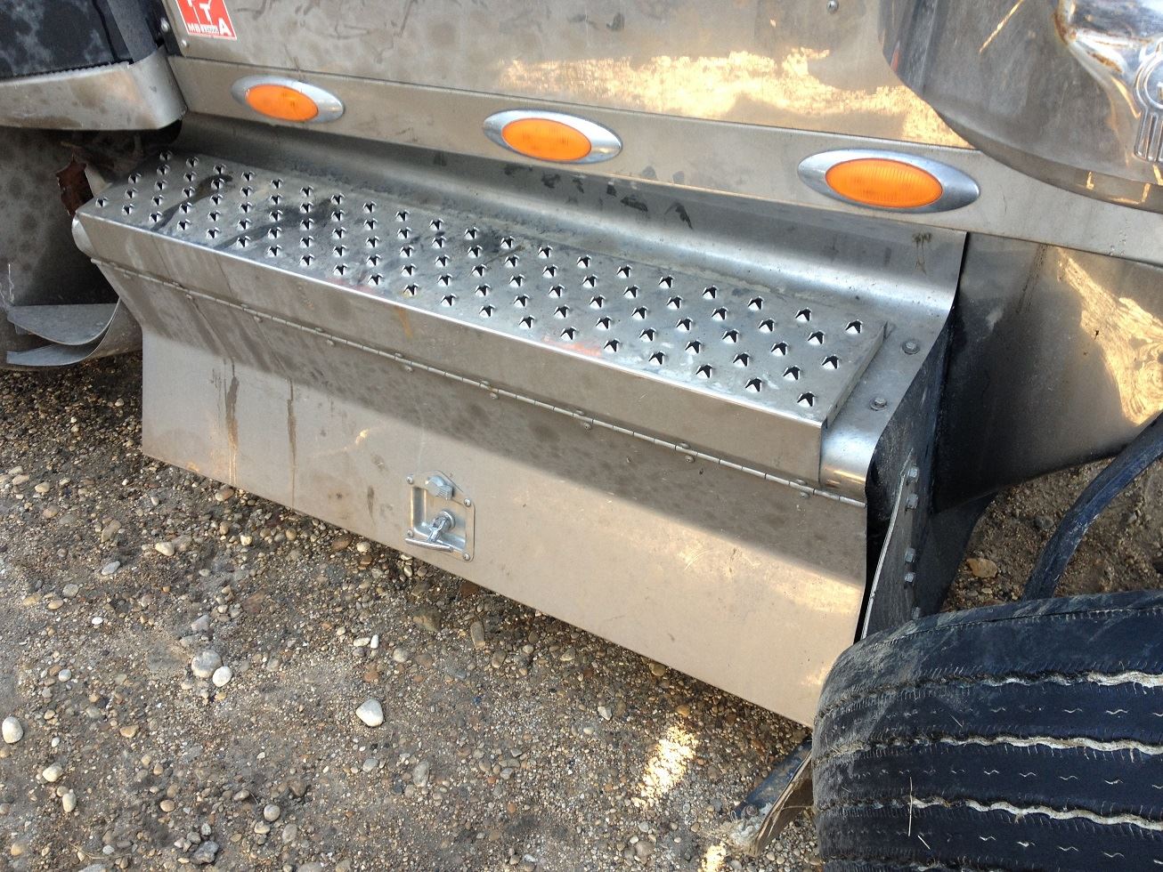 2005 Kenworth W900 (Stock KW0528313) Battery Box Covers TPI