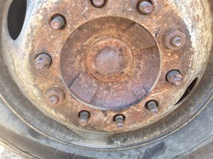 Used 1990 Ford F700 Front Axle, Complete (Stock #80816-12)) Part Image