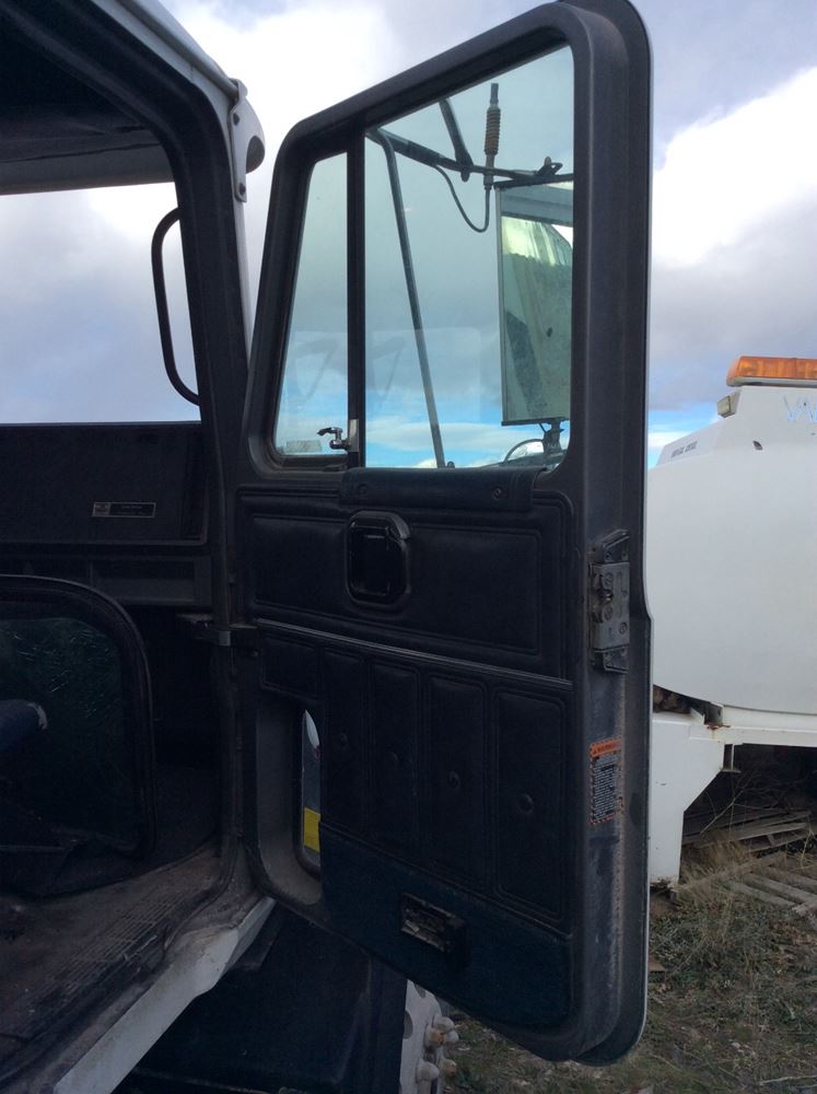 1993 Mack Other (Stock 3311614) Doors TPI