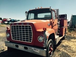 Used 1981 Ford L800 Bumper (Stock #71415-8)) Part Image
