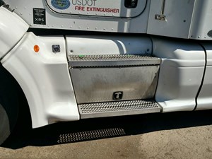 Used 2009 Peterbilt 386 Cab Fairing (Stock #P-284)) Part Image