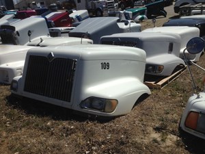 Used International 9200/9400I Hood (Stock #P-81)) Part Image
