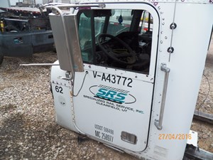 Used 1999 Freightliner FLD120 Door (Stock #620)) Part Image