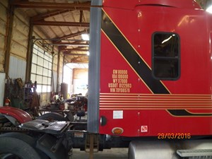 Used 2006 Freightliner COLUMBIA Sleeper Fairing (Stock #Y08576-18)) Part Image