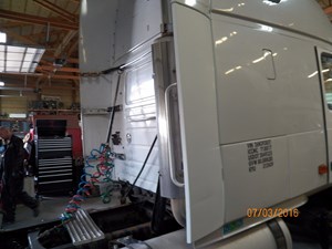 Used 2005 Volvo VNL Sleeper Fairing (Stock #393857-15)) Part Image