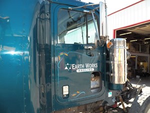 Used 1998 International 9300 Door (Stock #071424-8)) Part Image