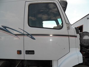 Used 2002 Volvo VNL610 Door (Stock #345926-8)) Part Image