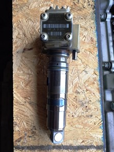 Used Mercedes MBE 900 Injector (Stock #I011)) Part Image