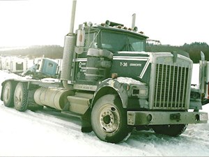Used 1985 Kenworth W900 Cab (Stock #2220-KW-30)) Part Image