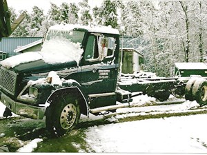 Used 1996 Freightliner FL70 Cab (Stock #2695-FRTLR-19)) Part Image