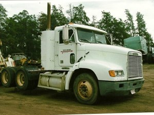 Used 1996 Freightliner FLD112 Cab (Stock #1796-FRTLR-11)) Part Image