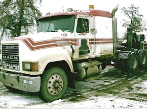 Used 1996 Mack CH 613 Door (Stock #2573-MACK-21)) Part Image
