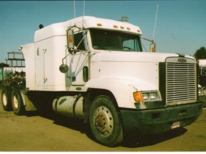 Used 1998 Freightliner FL120 Sleeper Image