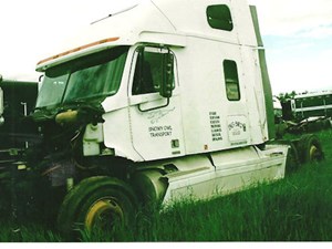 Used 1999 Freightliner CENTURY CLASS 120 Sleeper Image