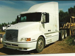 Used 1999 Volvo VN Door (Stock #1961-VOLVO-13)) Part Image