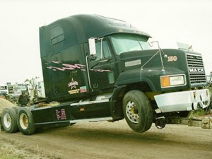 Used 2000 Mack CH 613 Cab (Stock #1799-MACK-26)) Part Image