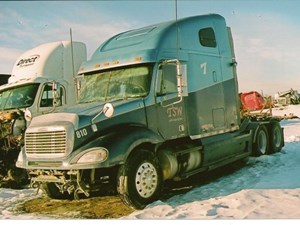 Used 2002 Freightliner COLUMBIA 120 Sleeper Image