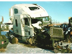 Core 2004 Freightliner COLUMBIA 112 Sleeper (Stock #1809-FRTLR-3)) Part Image