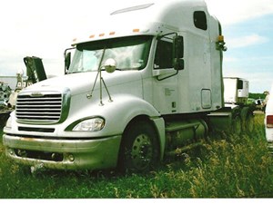 Used 2005 Freightliner COLUMBIA Door (Stock #2146-FRTLR-11)) Part Image