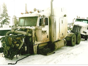 Used 2005 Peterbilt 379 Sleeper Image
