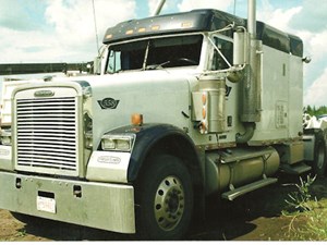 Used 2007 Freightliner FLD120 Door (Stock #1953-FRTLR-11)) Part Image