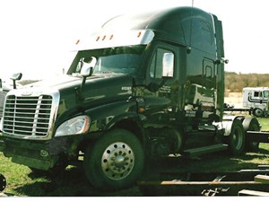 Used 2009 Freightliner Cascadia Door (Stock #2055-FRTLR-6)) Part Image
