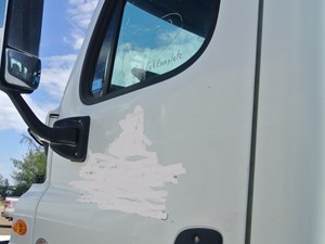 Used 2013 Freightliner Cascadia Door (Stock #2633-FRTLR-20)) Part Image