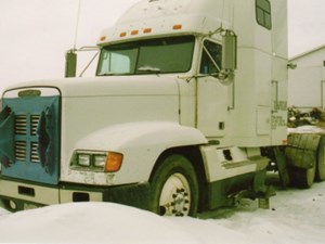 Used 1994 Freightliner FLD120 Cab (Stock #1208-FRTLR-1)) Part Image