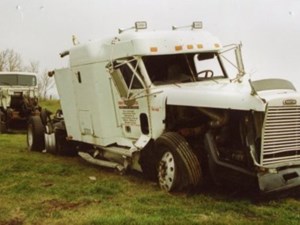 Used 2000 Freightliner FLD120 Sleeper (Stock #1127-FRTLR-12)) Part Image