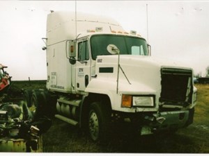 Used 2000 Mack CH613 Cab (Stock #1399-MACK-7)) Part Image