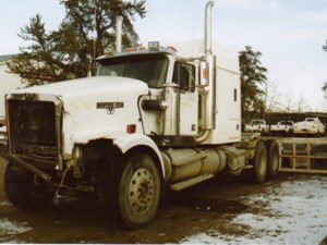 Used 1996 Western Star 4964 Sleeper (Stock #1323-WS-7)) Part Image