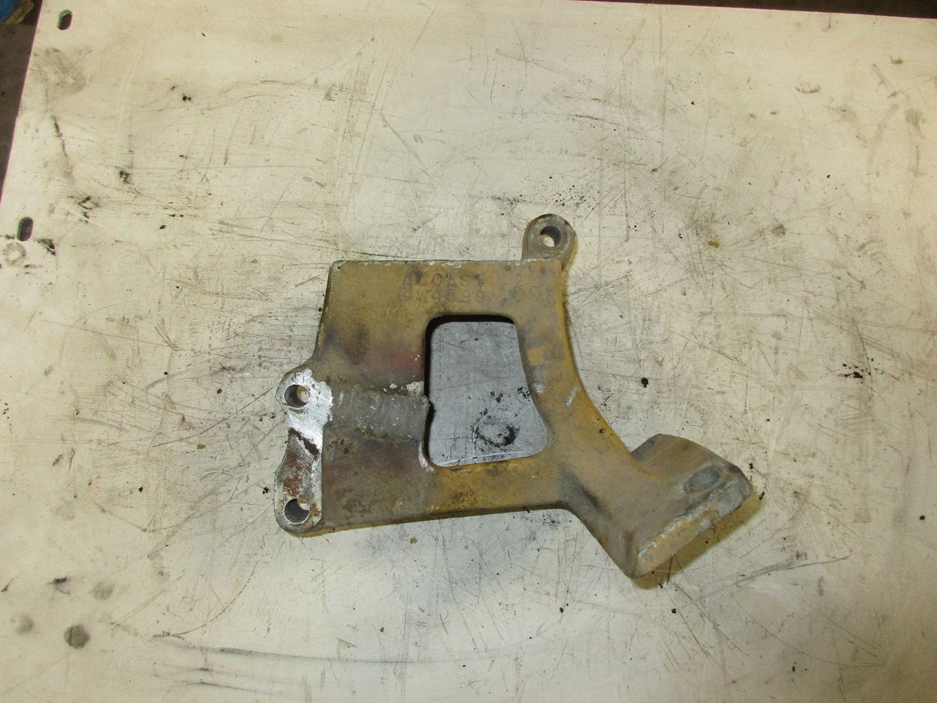 Used 1988 Peterbilt 379 Bracket for sale Chamberlain South Dakota