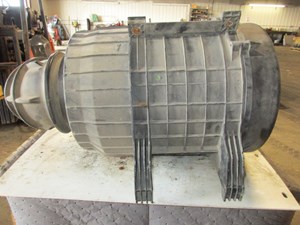 Used 2007 Volvo VNL Air Cleaner (Stock #21401029)) Part Image