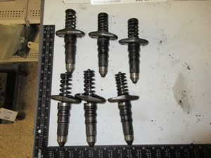 Used Cummins NH230 Injector (Stock #21400321)) Part Image