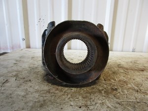 Used Eaton DS381 Differential Yoke (Stock #21401822)) Part Image