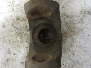 Used Eaton RS381 Differential Yoke (Stock #21401703)) Part Image